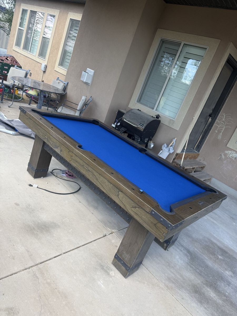 7’ pool table