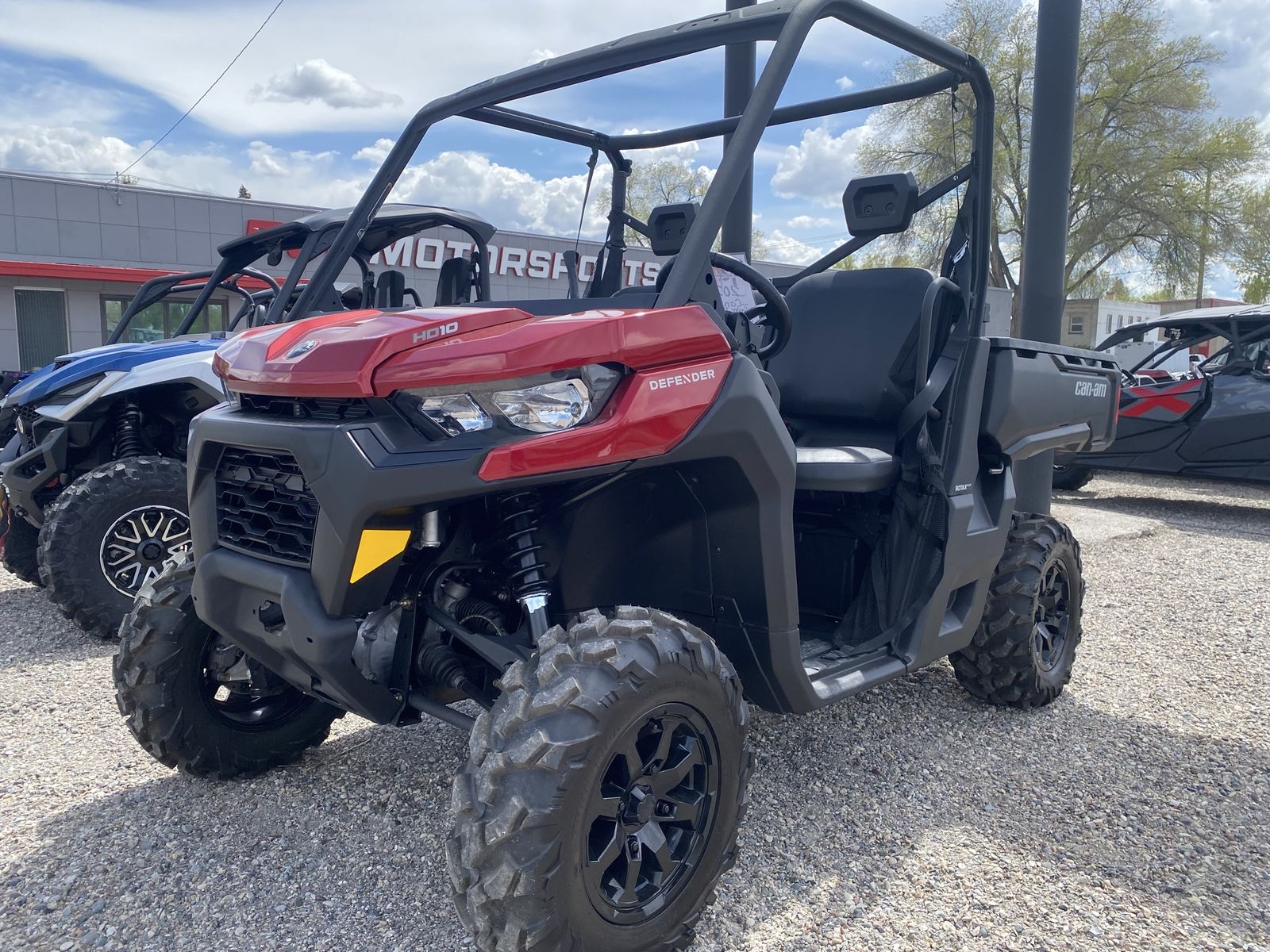 2025 Can-Am Defender DPS HD10