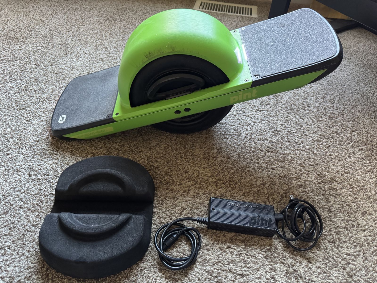 Onewheel Pint - only 60 lifetime miles - plus accessories