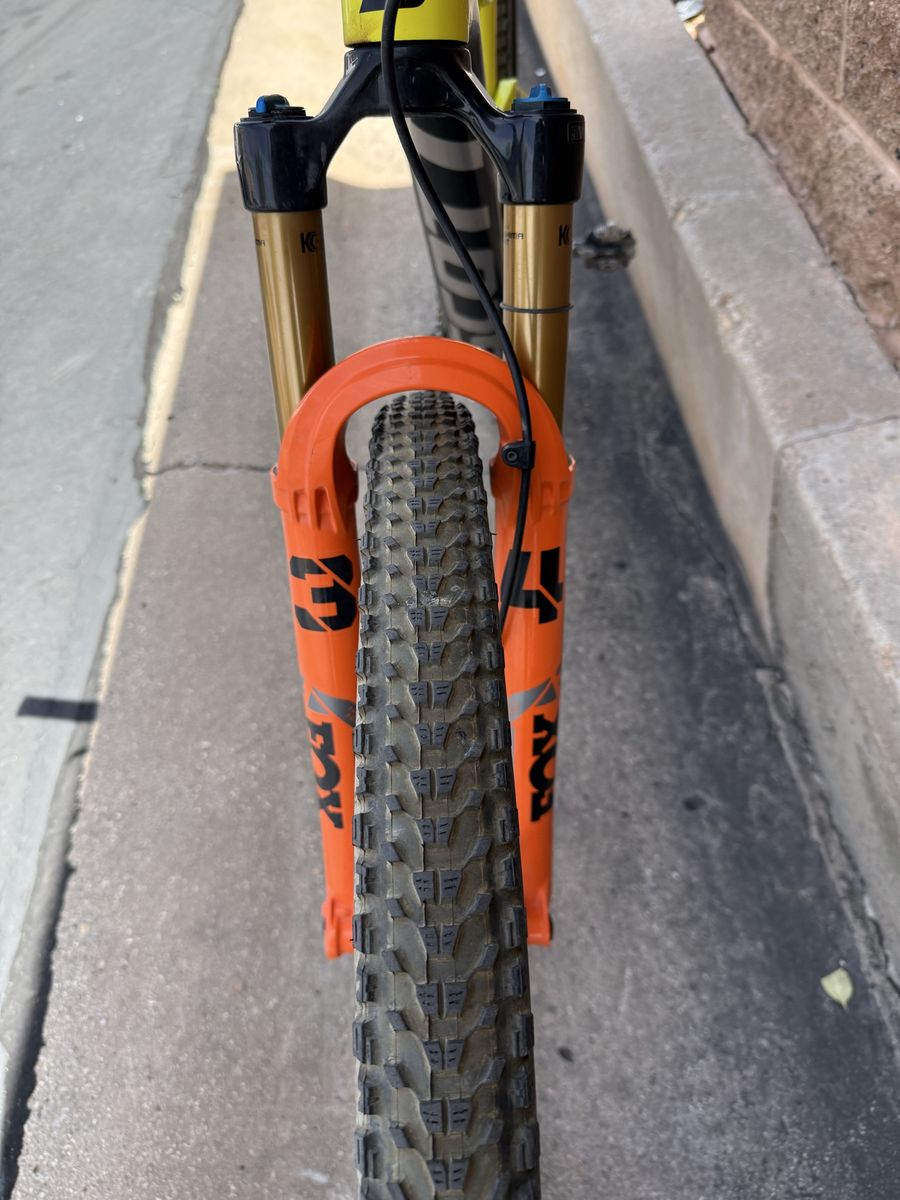 Like New Fox Factory Stepcast 29er 120mm
