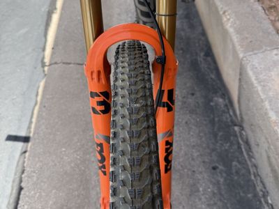 Like New Fox Factory Stepcast 29er 120mm