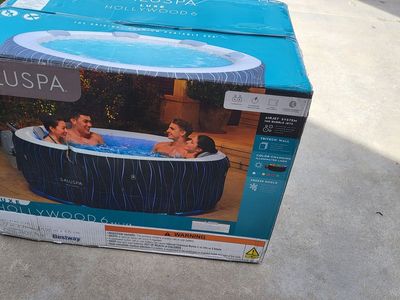 Saluspa Luxe Hollywood 6 Portable Spa