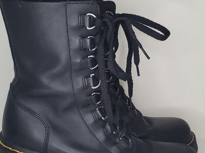 Chesney Leather Flared Heel Lace up Dr. Martens