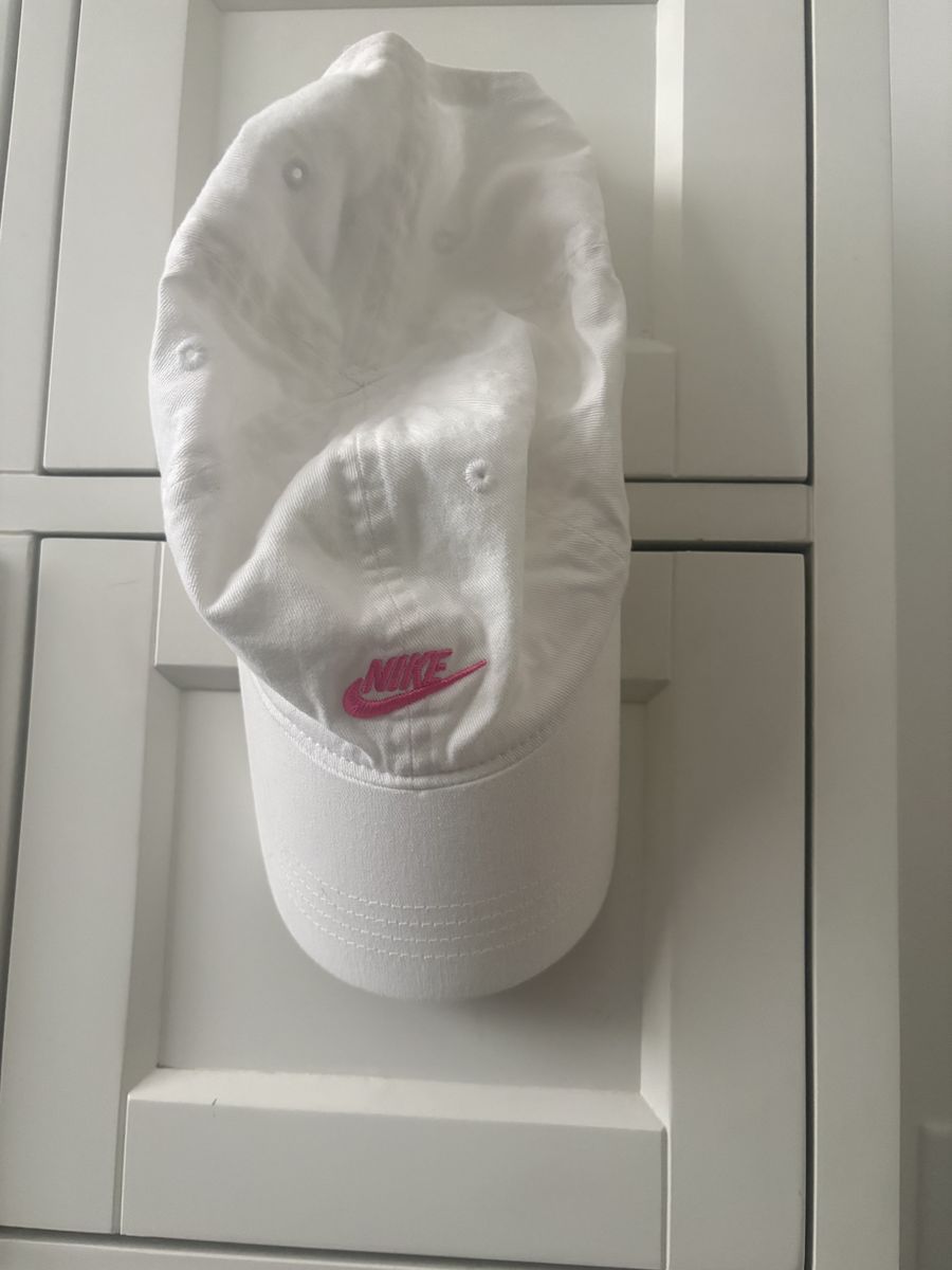 White Nike hat