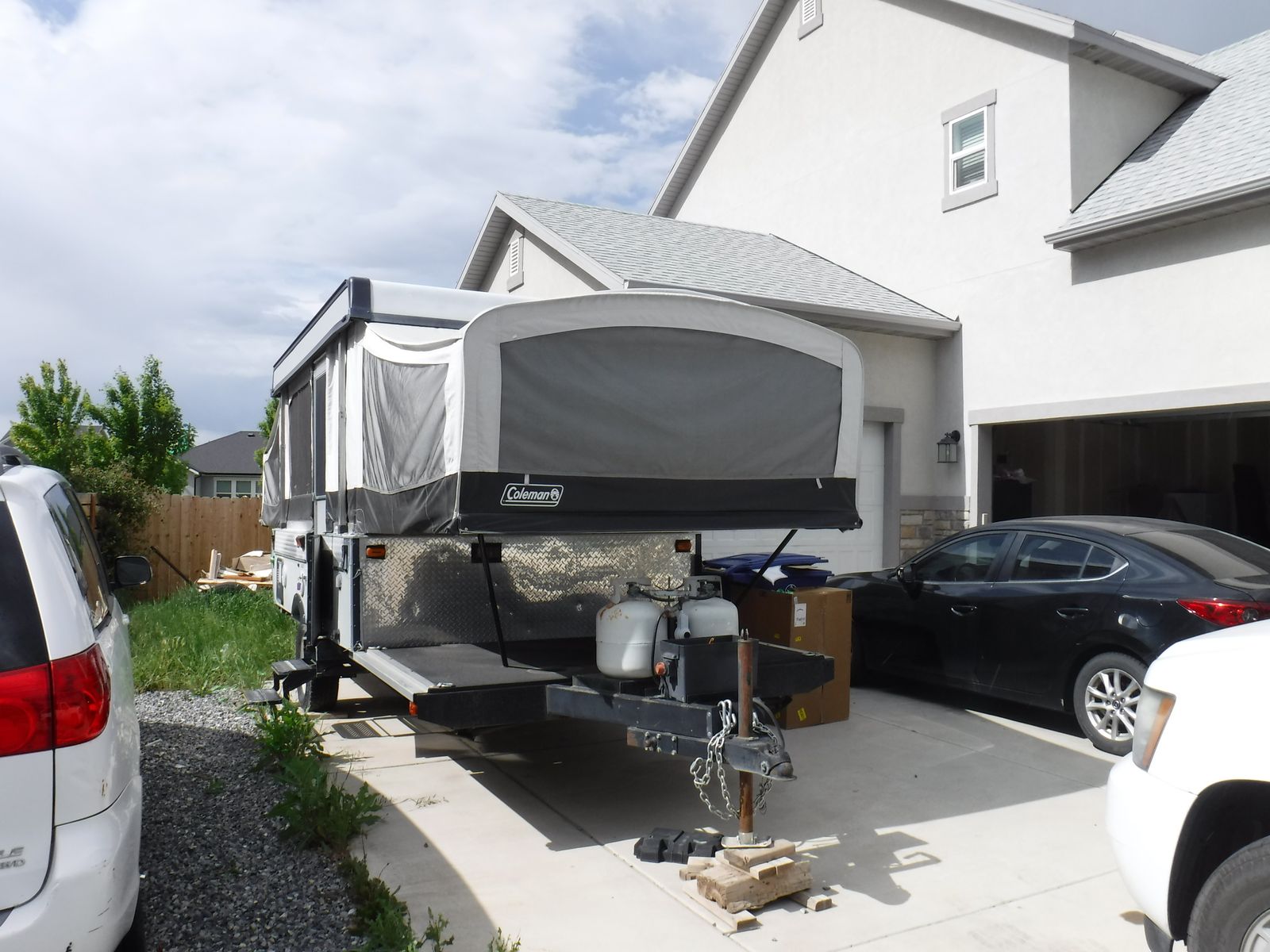 2008 Fleetwood pop-up camper trailer.