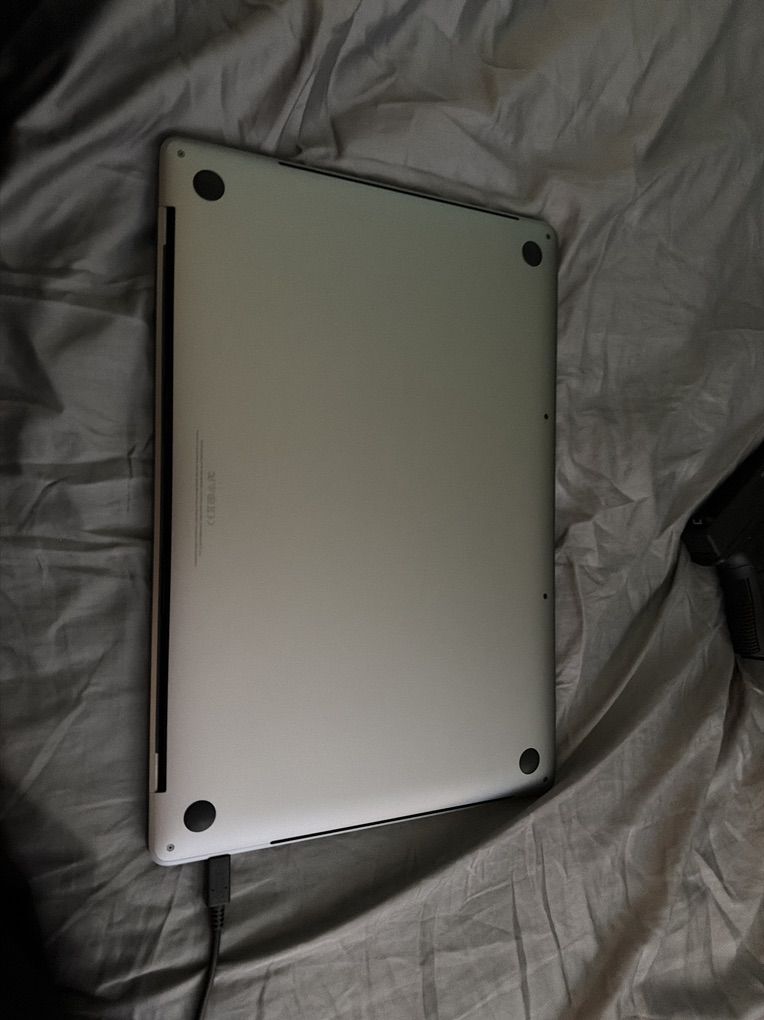 Main image 3
