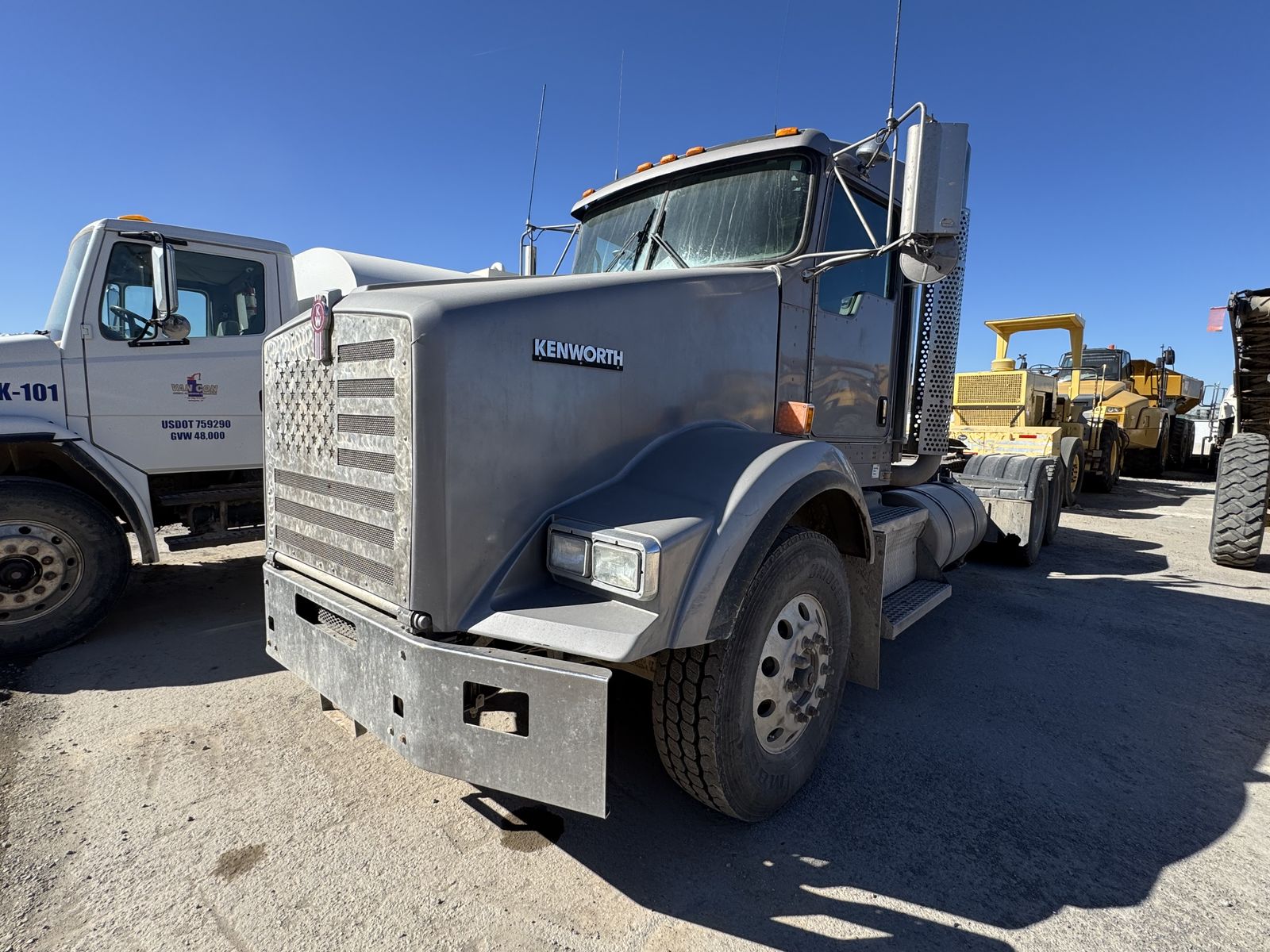 2012 KENWORTH T800 TRACTOR TRUCK DAY CAB