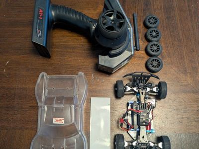 1/24 Losi Micro SCT 4WD: Brushless, 2S LiPo, 2.4ghz, Exotek Carbon Chassis, Adjustable Upper Suspension Arms