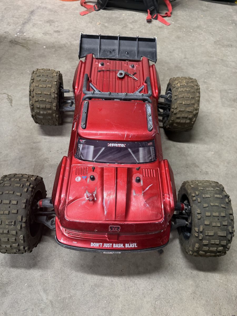 Arrma outcast 8s