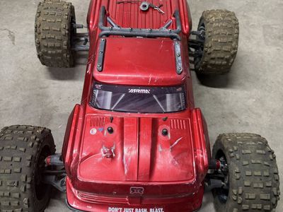 Arrma outcast 8s