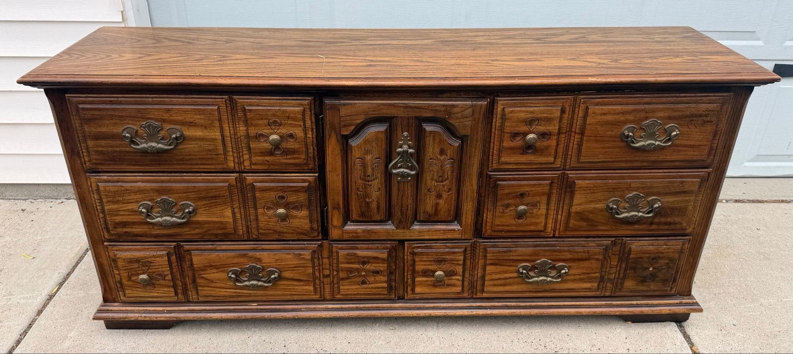 Solid dresser