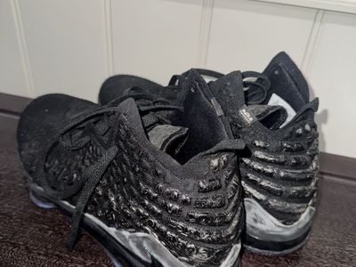 Nike LeBron 15 Black Basketball Shoes - Men's Size 16