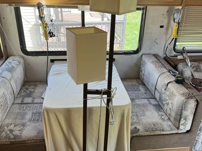 Stand Up Lamp
