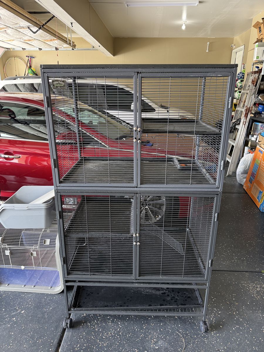 Critter Nation Crate 36” L 24” W 63” H