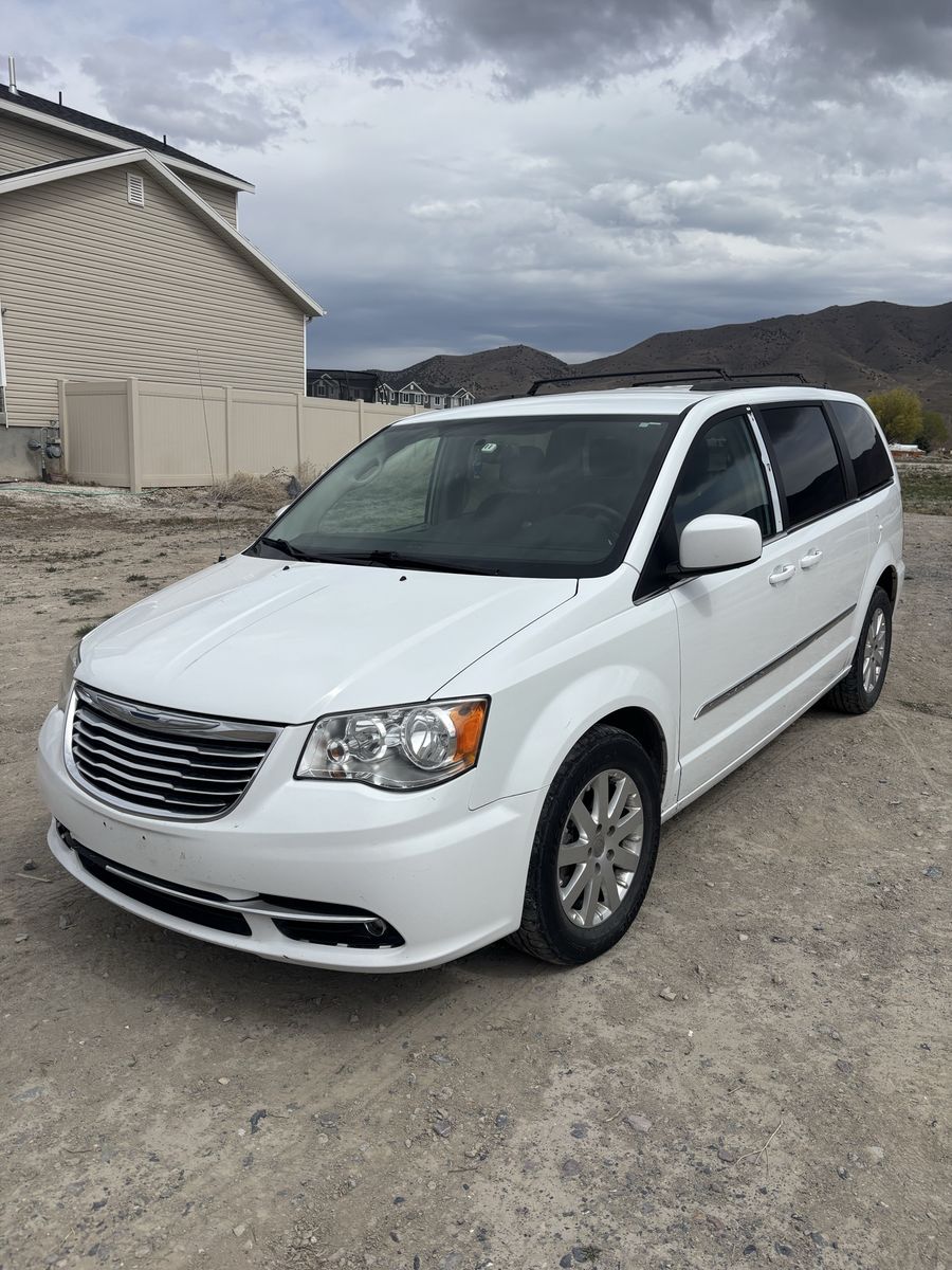 2015 Chrysler Town and Country Touring