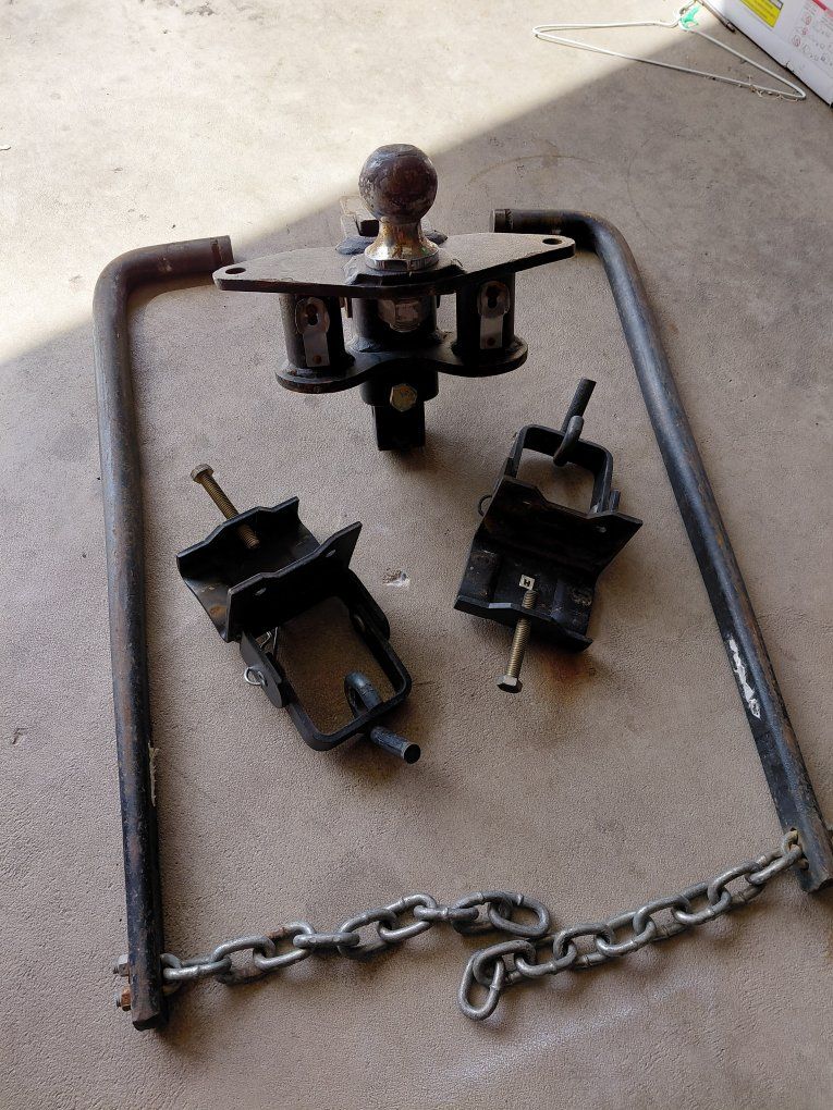 Eaz-lift weight distribution hitch