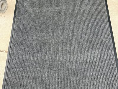 New. Commercial Grade 4x6 Area Rug