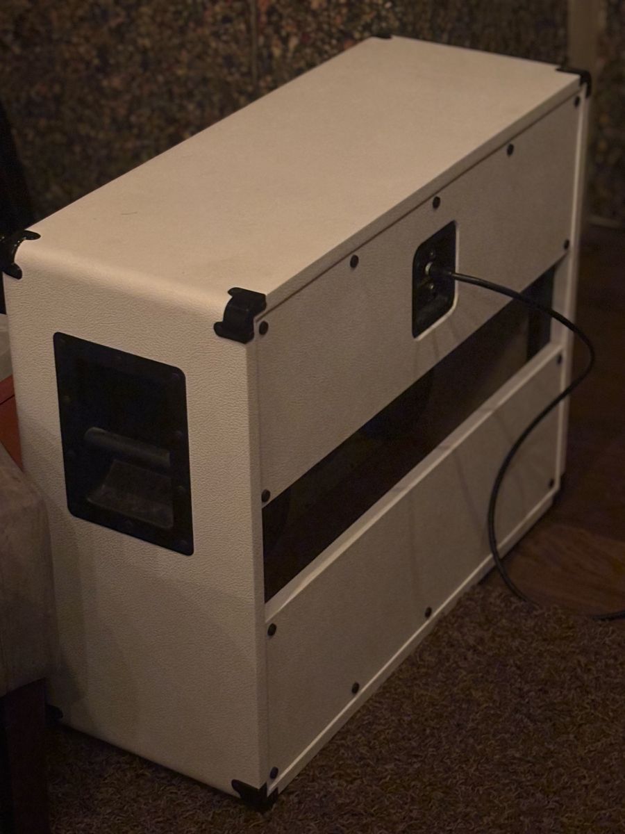 Main image 3
