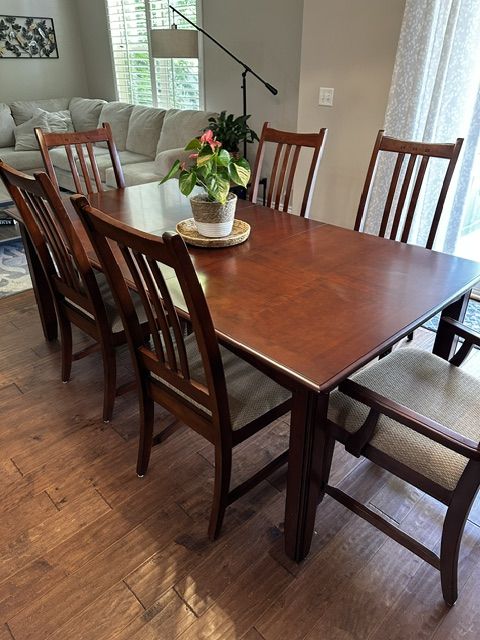 Bassett Furniture Hardwood Dining Set