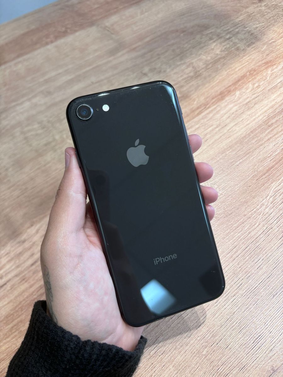 Iphone 8 64GB -  Unlocked