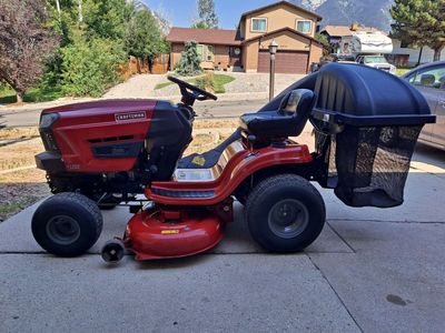 MINT CONDITION Craftsman T-1200 tractor + grass catcher