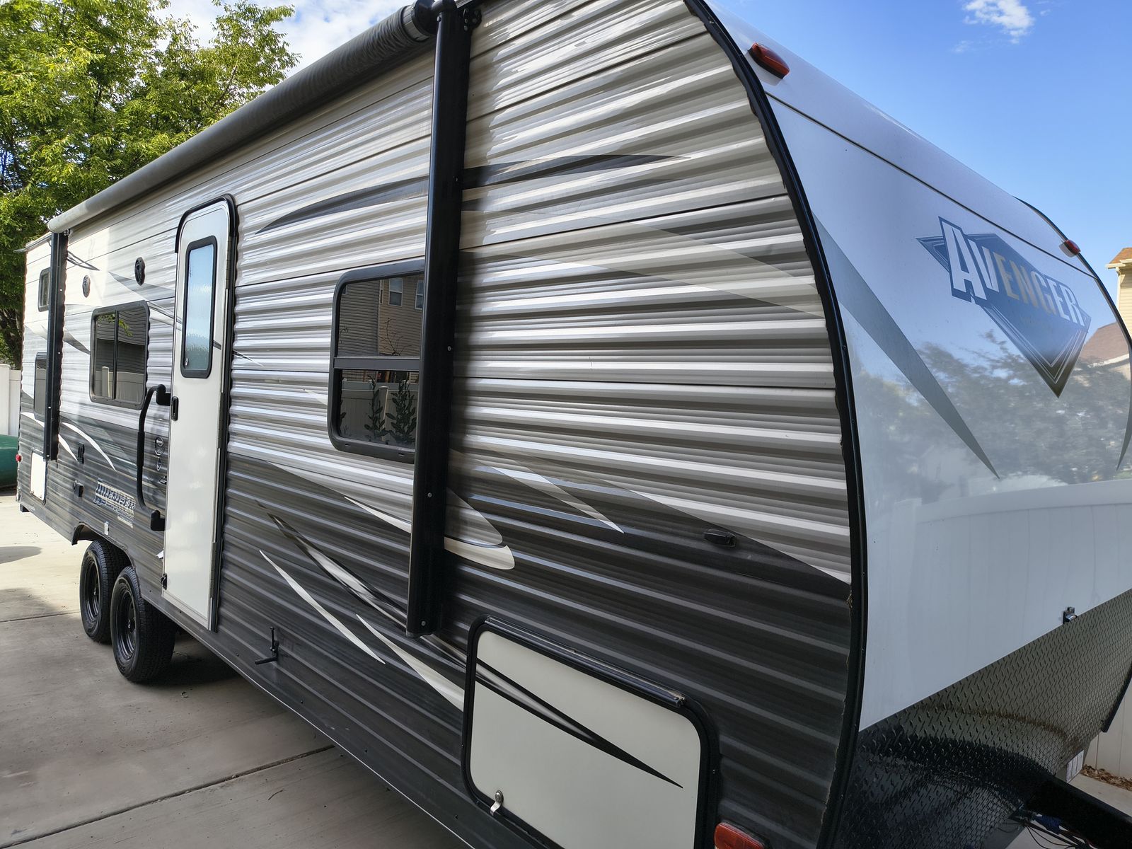 2019 Avenger 26BH Bunkhouse Trailer – *Quick Sale $12,500 OBO* Family Ready, Private Master, New Tires!