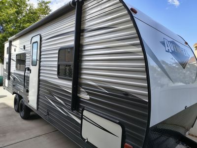 2019 Avenger 26BH Bunkhouse Trailer – *Quick Sale $12,500 OBO* Family Ready, Private Master, New Tires!