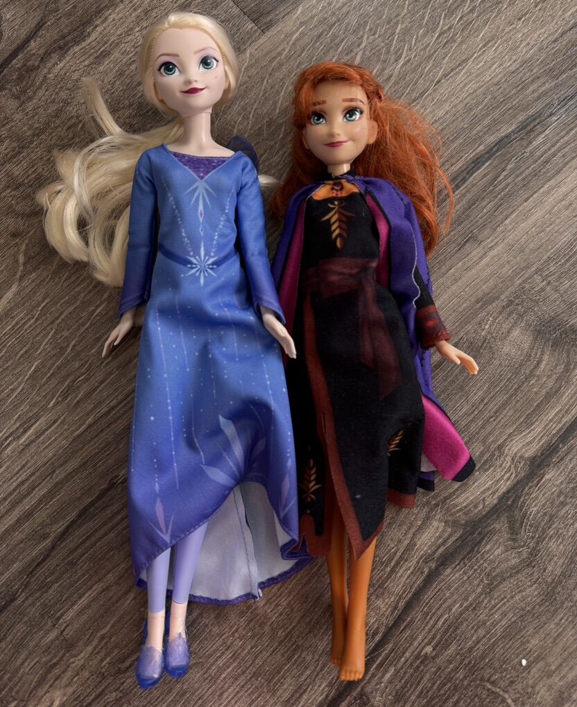 Anna & Elsa Dolls
