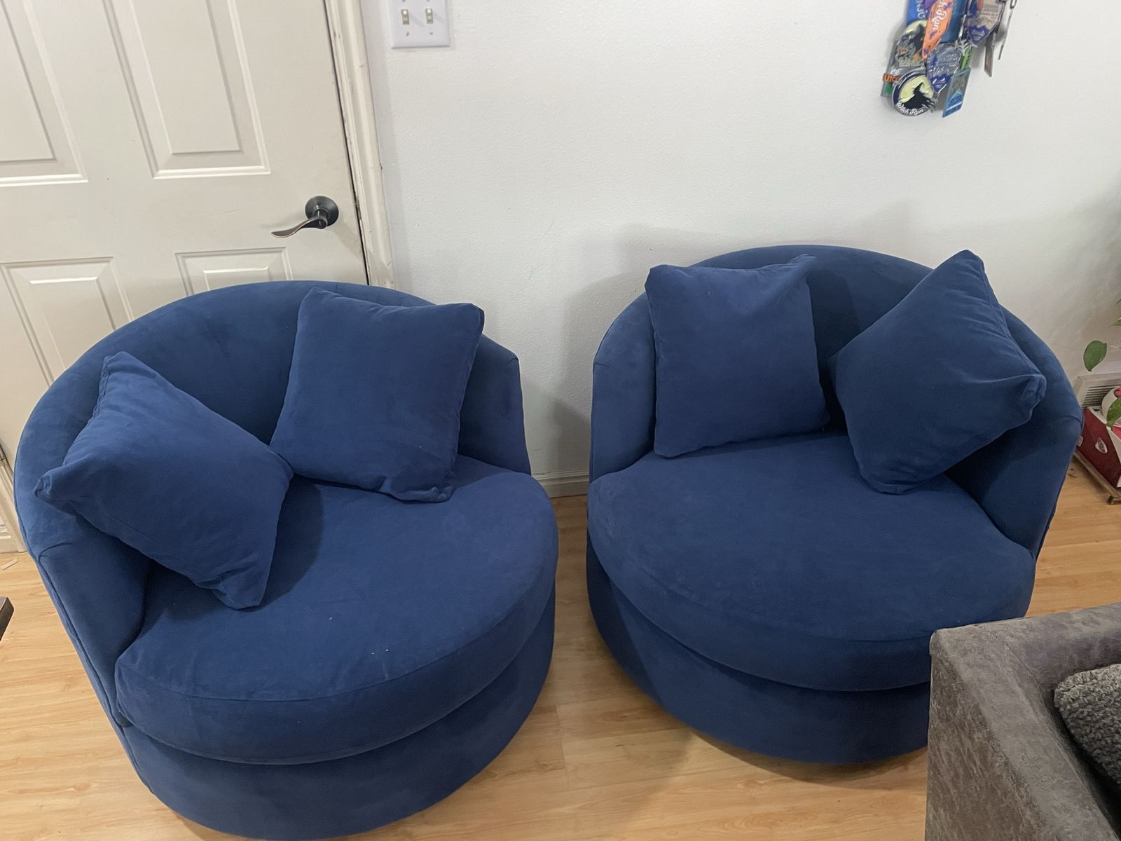 set of 2 blue swivel accent barrel chairs