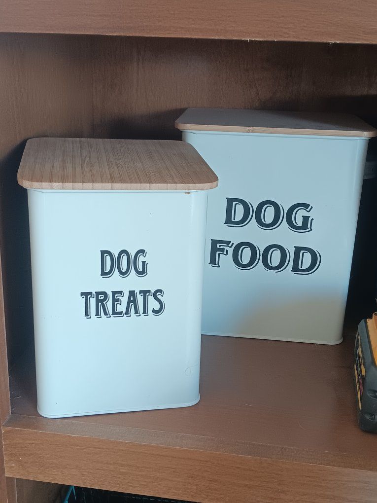 dog food containers