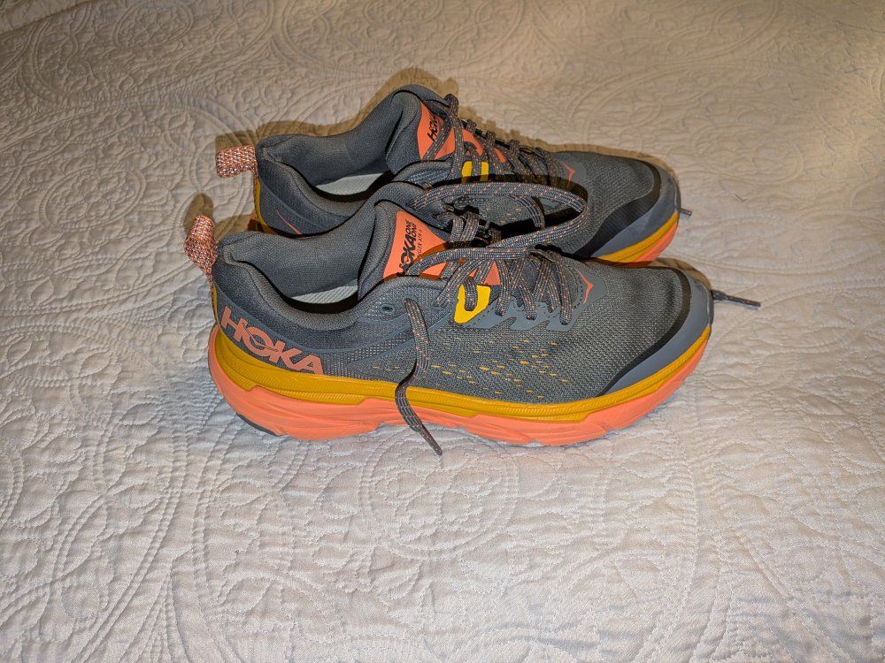 Women's Hoka Challenger ATR 6 Size 8.5