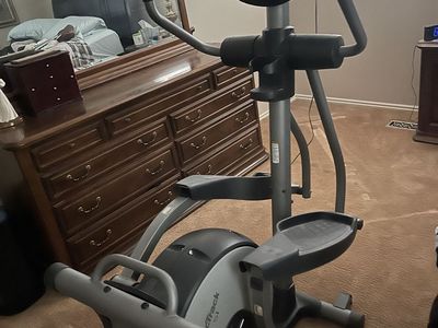 NordicTrackE5 si Elliptical Trainer Exercise Machine