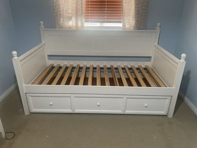 White Wood Daybed Frame