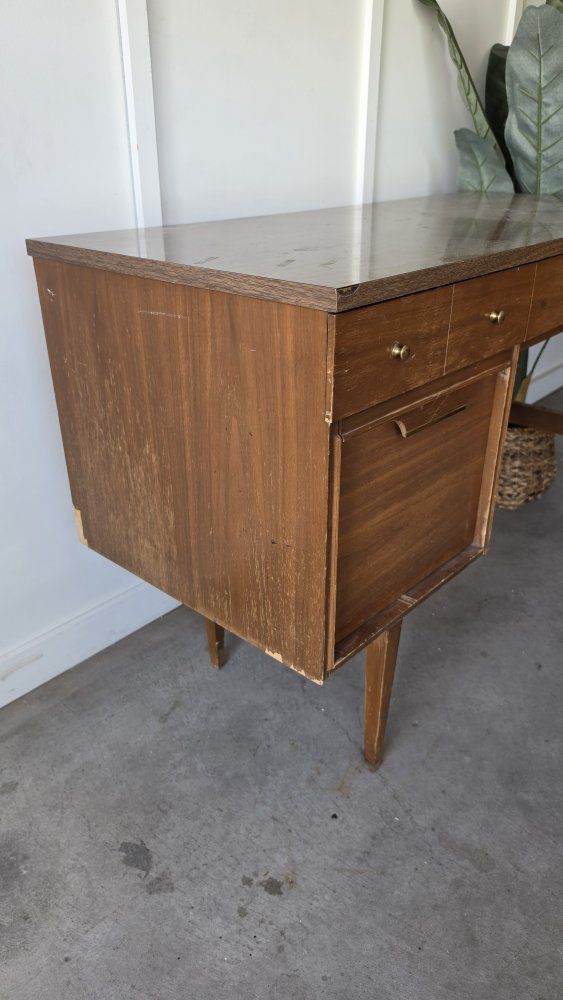 Main image 4
