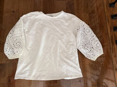 A new day brand white pull over eyelet lace sleeves size M