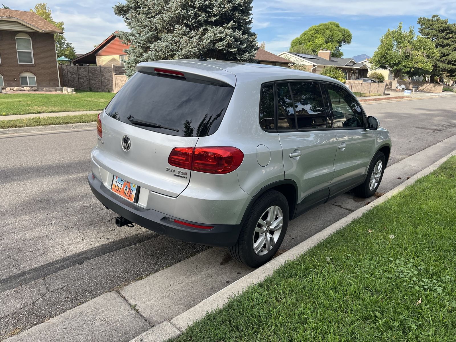 Silver Volkswagen Tiguan 2.0 TSI SUV