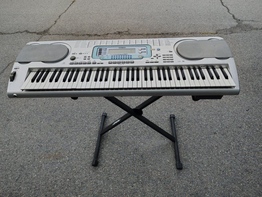Casio WK-3000 76-Key Synthesizer Keyboard with Stand