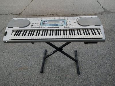 Casio WK-3000 76-Key Synthesizer Keyboard with Stand