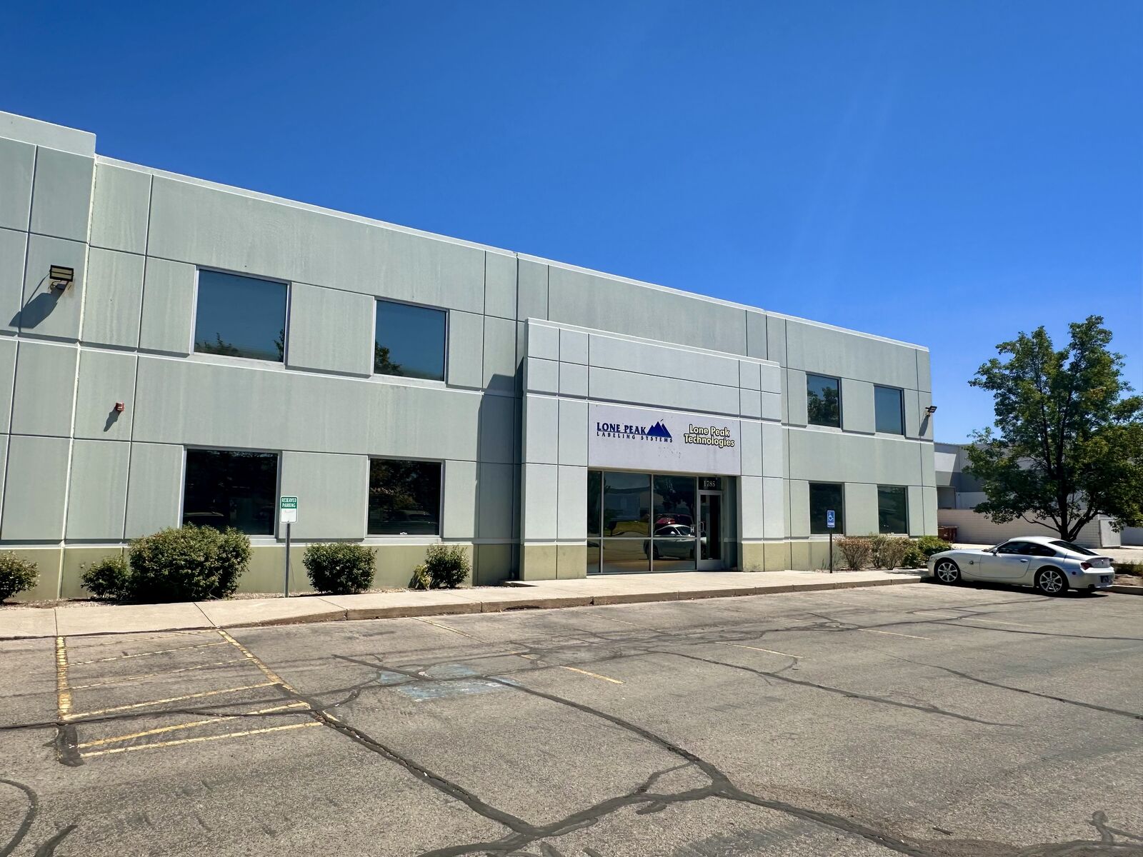 RARE MID-SIZED INDUSTRIAL CONDO FOR SALE