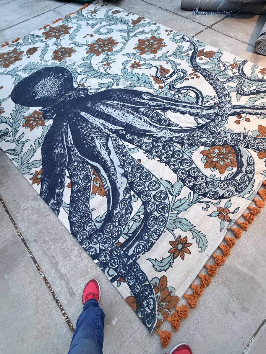 New. Beautiful 9x12 Handmade Octopus Area Rug