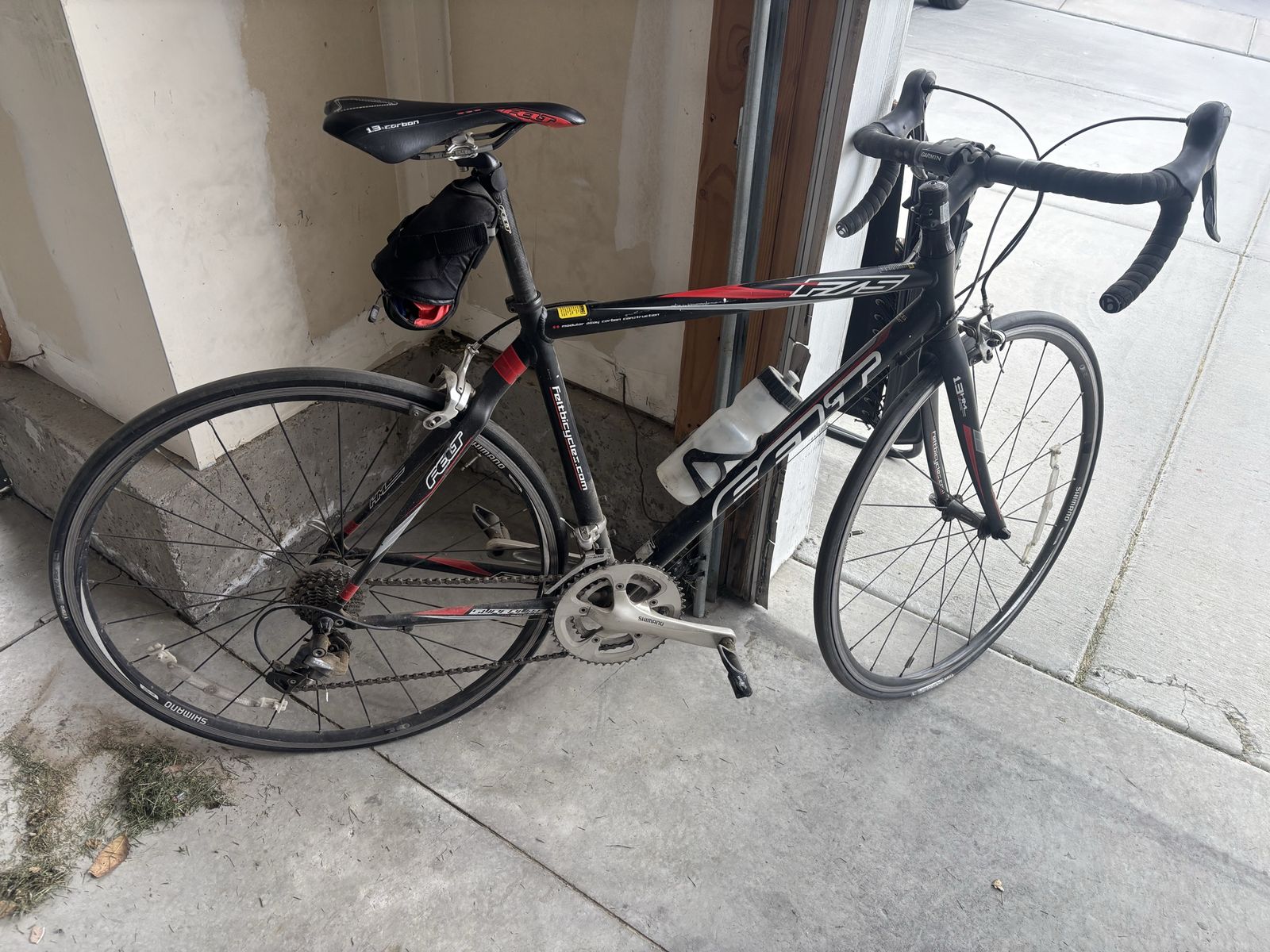 Felt F75 Road Bike - 52cm Carbon Fork, Aluminum Frame, Shimano Components, Great Condition