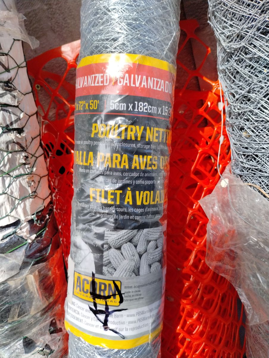 CHICKIN/ POLTRY FENCE/WIRE  25 $ ROLL