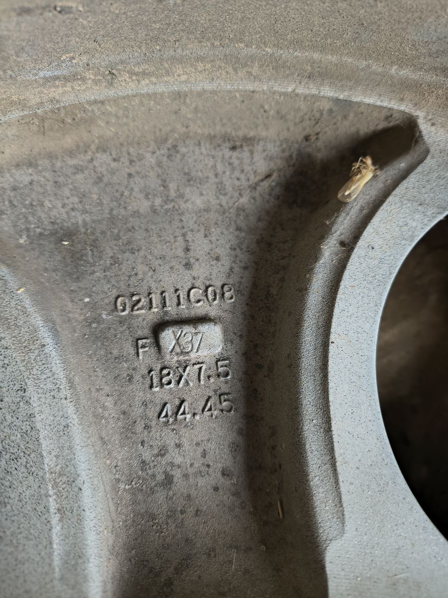 Main image 7
