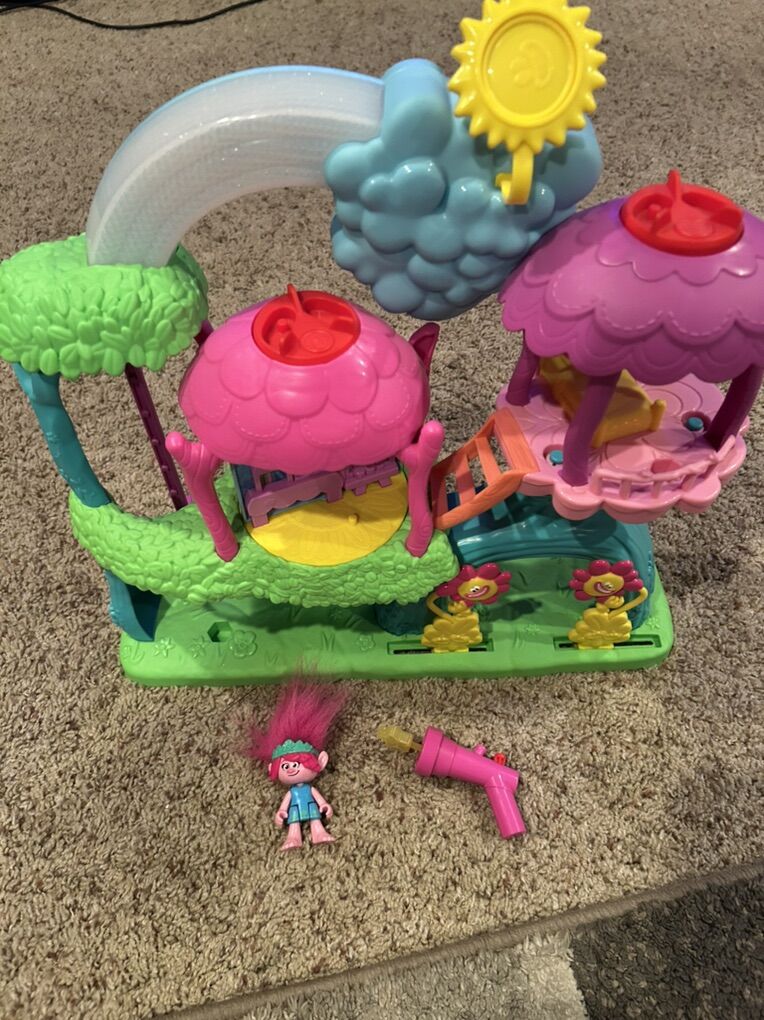 Emaginext Dreamworks Trolls Treehouse Toy