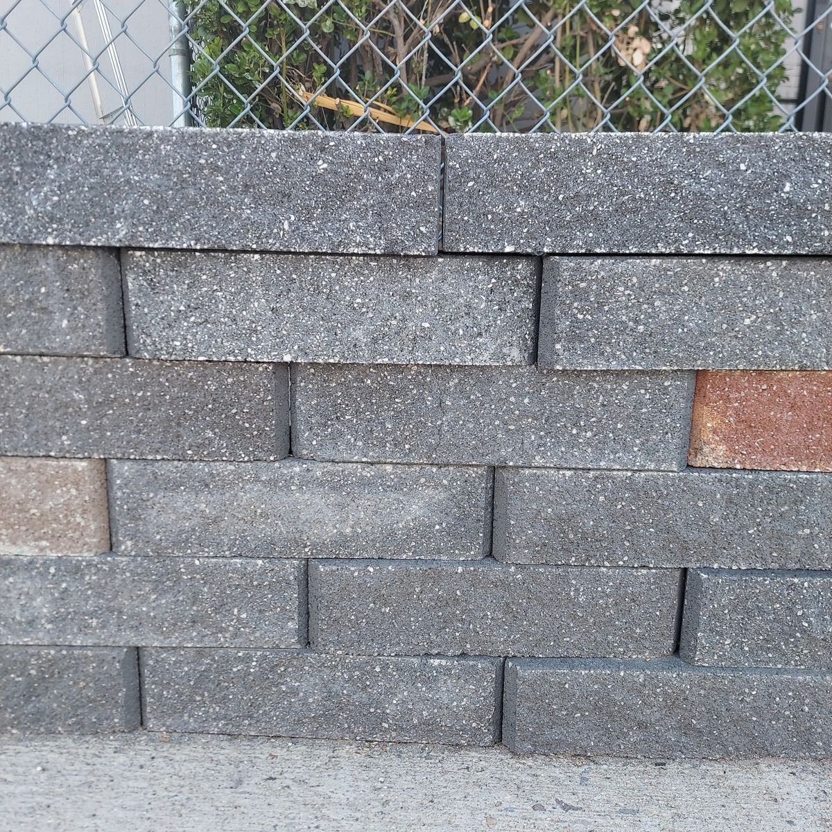 BLACK MESA WALL BLOCKS (6x4x16)