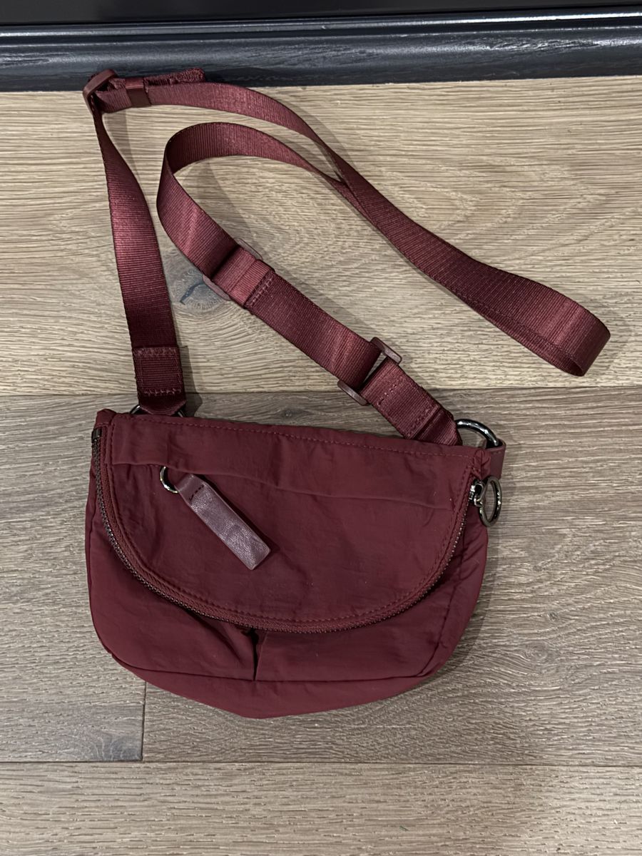 LULU DUPE PURSE- LIKE NEW!