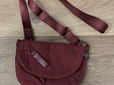 LULU DUPE PURSE- LIKE NEW!
