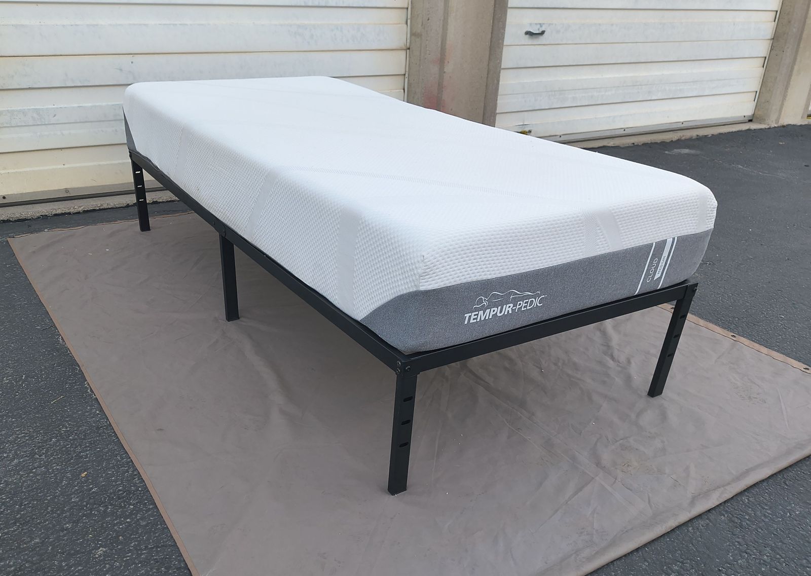 Like New Twin Platform Bed and Mattress