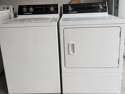 TR3 Washer & Electric Dryer Commercial Speed Queen