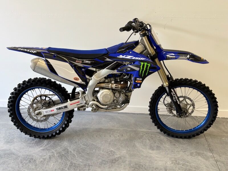 2024 Yamaha YZ450 dirt bike in great shape! Must see